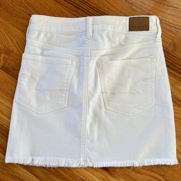American Eagle super stretch white jean skirt - Picture 3 of 3